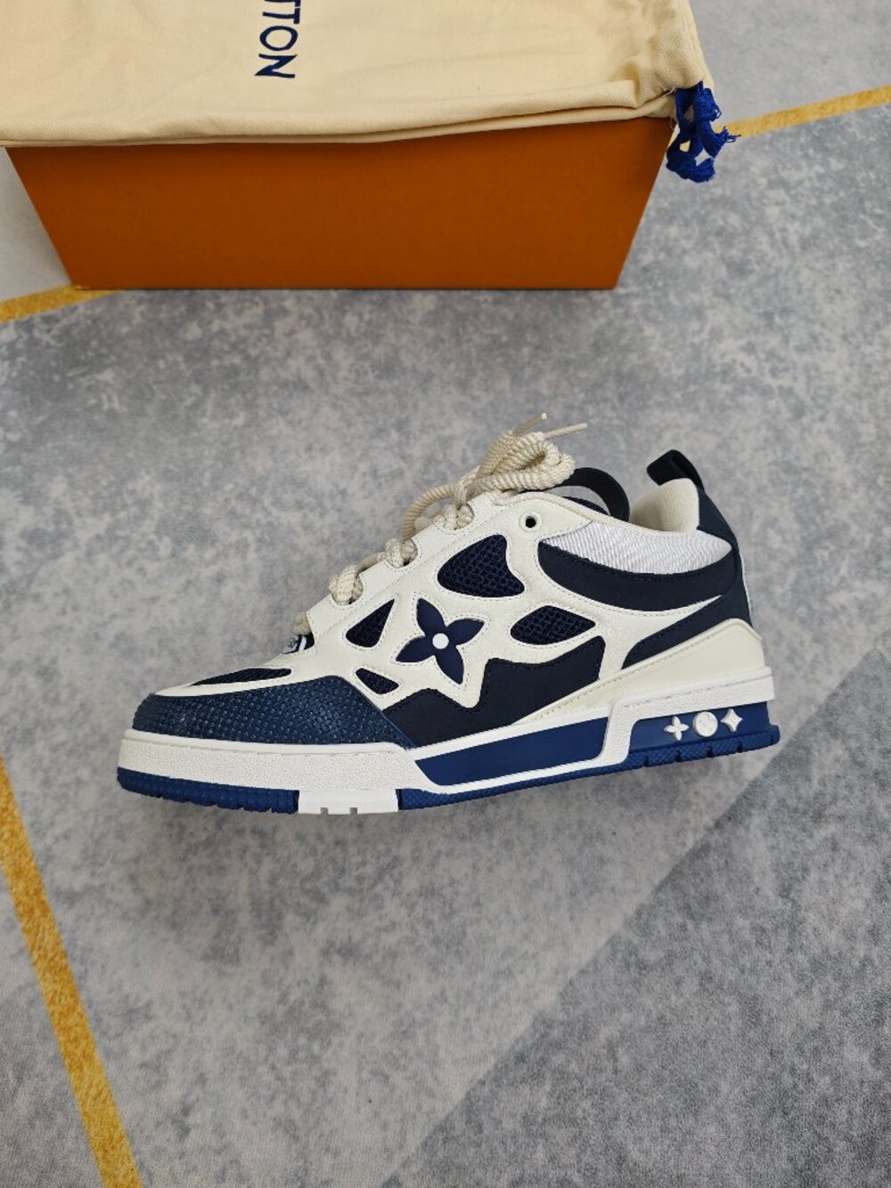 Louis Vuitton LV Skate Sneaker, Blue & White Low-Top Shoes - Picture 5 of 7